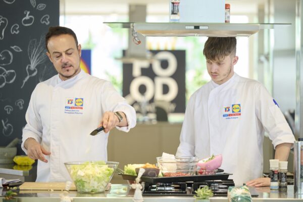 100525-LidlFoodAcademy-Gevstiko-taksidi-stin-korea12