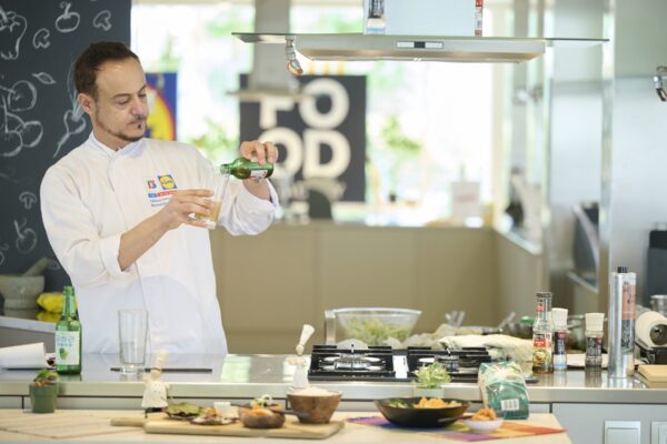100525-LidlFoodAcademy-Gevstiko-taksidi-stin-korea16