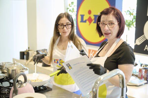100525-LidlFoodAcademy-Gevstiko-taksidi-stin-korea37