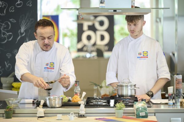 100525-LidlFoodAcademy-Gevstiko-taksidi-stin-korea6